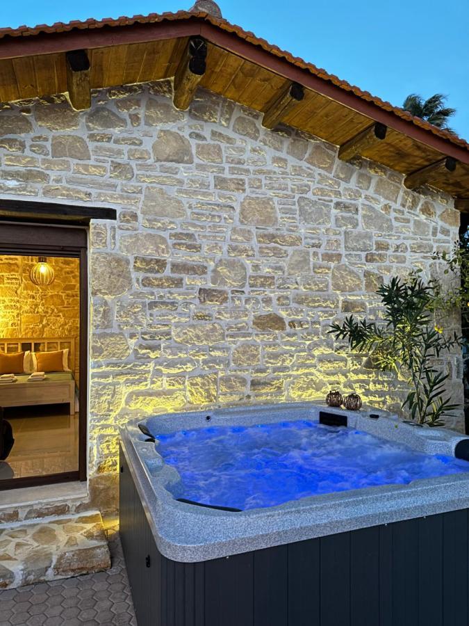 Villa Aspasia With Private Jacuzzi - Oasis Resort Kókinosz Pírgosz Kültér fotó