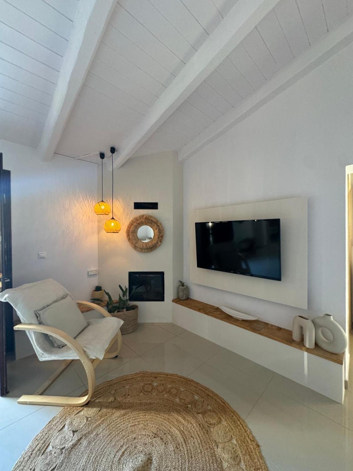 Villa Aspasia With Private Jacuzzi - Oasis Resort Kókinosz Pírgosz Kültér fotó
